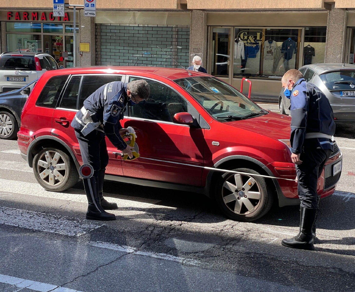 Il luogo dell’investimento del pedone, in via Caracciolo