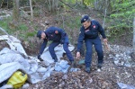 VALGANNA SAN GEMOLO OPERAZIONE ANTIBIVACCHI SPACCIATORI NEI BOSCHI, CARABINIERI COMPAGNIA LUINO, STAZIONE CUVIO E FORESTALI CUNARDO COORDINATI DAL CAPITANO ALESSANDRO VOLPINI, LUOGOTENENTE CARIOLA, MARESCIALLO CAPO SALVADORI E MARESCIALLO DI NISIO