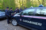 VALGANNA SAN GEMOLO OPERAZIONE ANTIBIVACCHI SPACCIATORI NEI BOSCHI, CARABINIERI COMPAGNIA LUINO, STAZIONE CUVIO E FORESTALI CUNARDO COORDINATI DAL CAPITANO ALESSANDRO VOLPINI, LUOGOTENENTE CARIOLA, MARESCIALLO CAPO SALVADORI E MARESCIALLO DI NISIO