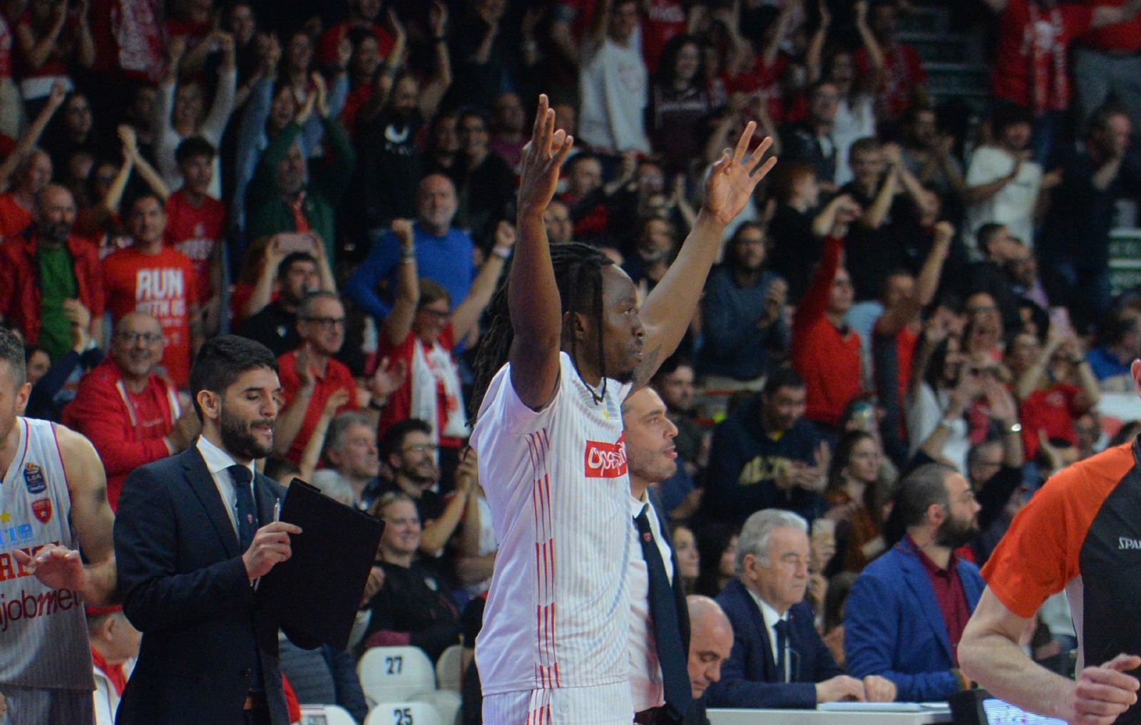 VARESE. BASKET LBA. OPENJOBMETIS VARESE-GIVOVA SCAFATI NELLA FOTO JOHNSON ESULTANTE