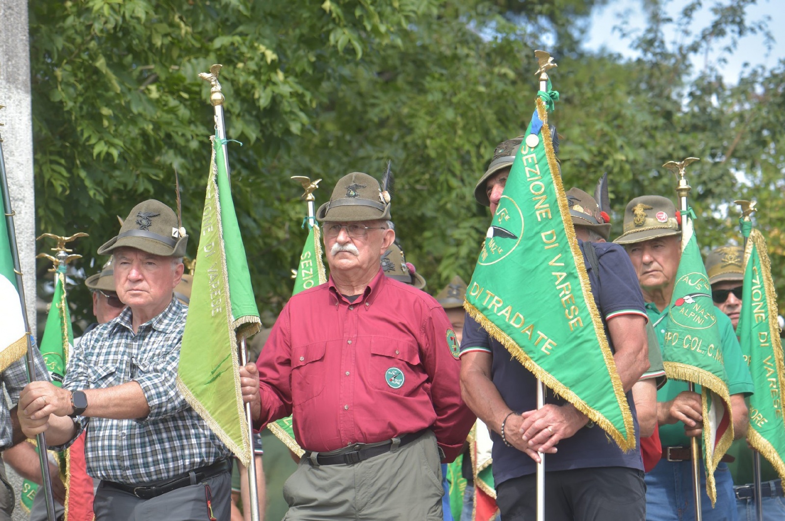 CAMPO DEI FIORI. FESTA DELLA MONTAGNA 2024, FERRAGOSTO CON GLI ALPINI DELLÕASSOCIAZIONE DI VARESE AL GRAND HOTEL. MESSA ALLE TRE CROCI E PRANZO