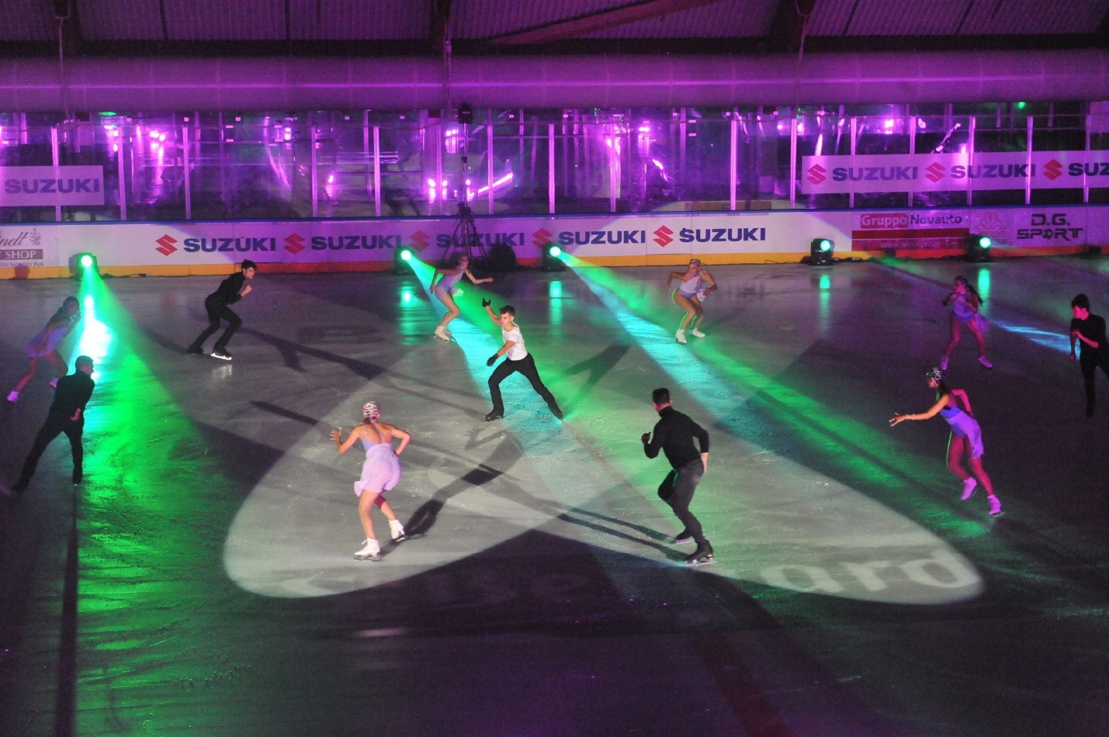 VARESE. JAPANESE DREAM ICE GALA CON CAROLINA KOSTNER E LA NAZIONALE GIAPPONESE ALLÕACINQUE ICE ARENA