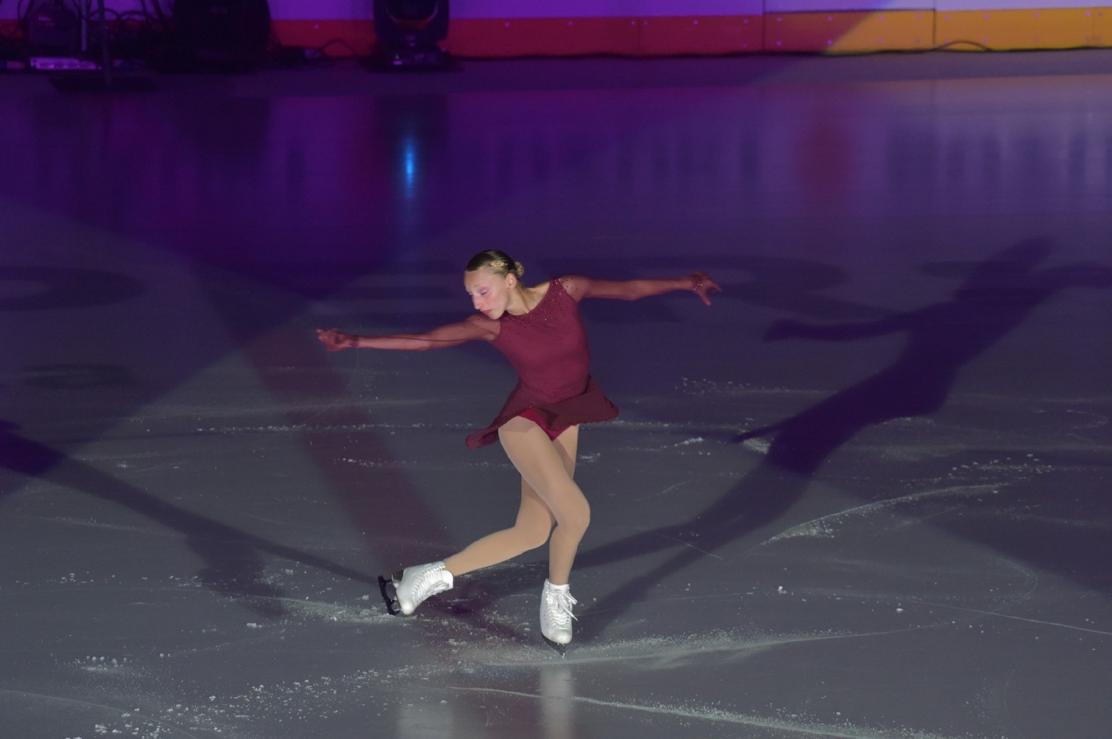 VARESE. JAPANESE DREAM ICE GALA CON CAROLINA KOSTNER E LA NAZIONALE GIAPPONESE ALLÕACINQUE ICE ARENA