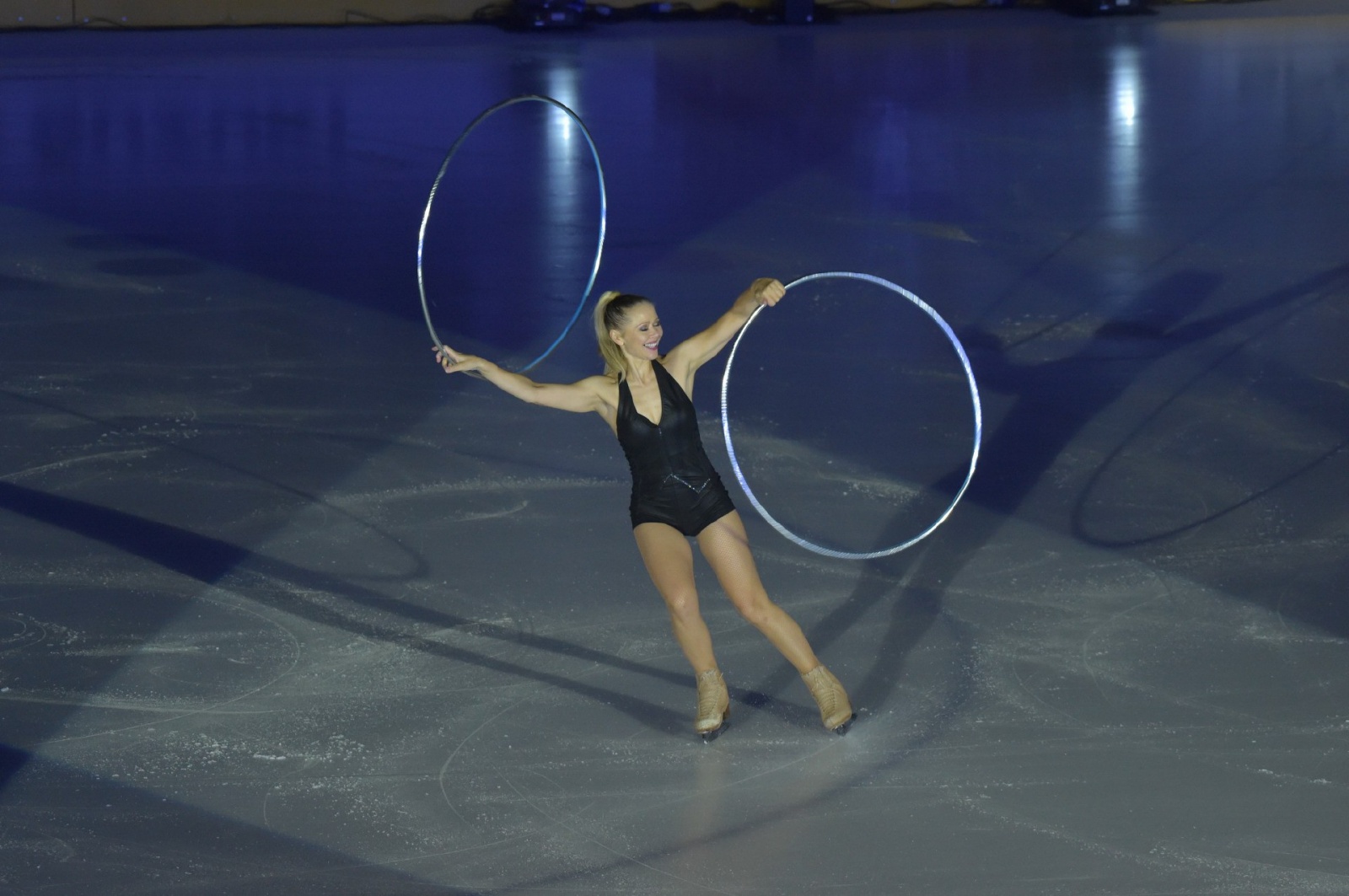 VARESE. JAPANESE DREAM ICE GALA CON CAROLINA KOSTNER E LA NAZIONALE GIAPPONESE ALLÕACINQUE ICE ARENA