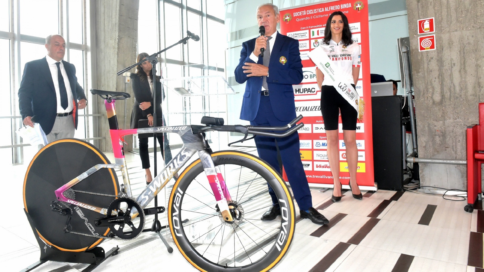 MILANO. PRESENTAZIONE TRITTICO LOMBARDO 2024 A PALAZZO PIRELLI CON RENZO OLDANI, PRESIDENTE SC BINDA, ATTILIO FONTANA, GOVERNATORE LOMBARDIA E ASSESSORE REGIONALE FRANCESCA CARUSO