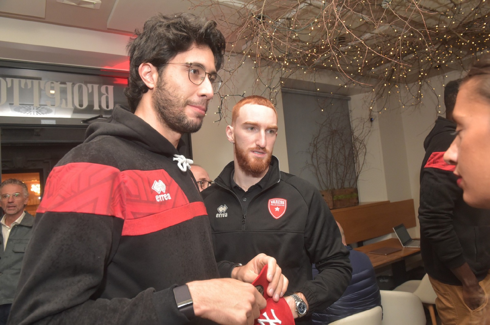 VARESE. PRESENTAZIONE OPENJOBMETIS PALLACANESTRO VARESE 2024 2025 AI TIFOSI AL CAFFEÕ BROLETTO NELLA FOTO ALVITI MANNION