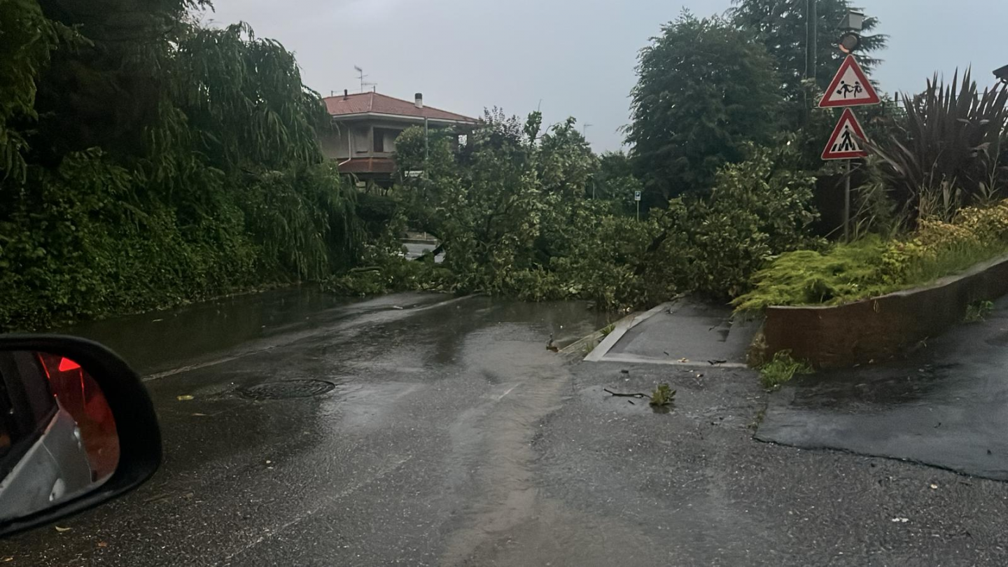 Varesotto svegliato dal diluvio, oggi allerta temporali | La Prealpina -  Quotidiano storico di Varese, Altomilanese e Vco.