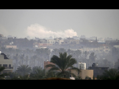 Gaza, media: 15 morti in un raid di Israele su Deir el-Balah