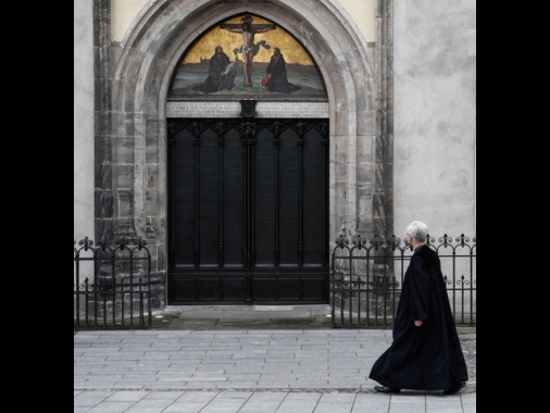 'Abusi nella Chiesa evangelica tedesca, fino a 9.300 casi'
