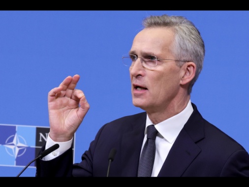 Stoltenberg, la resa dell'Ucraina non porterebbe la pace