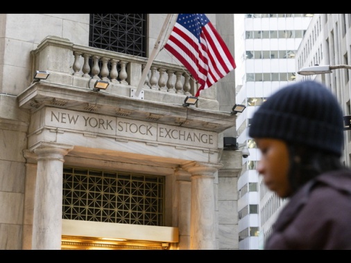 Wall Street accelera, Dj +0,65%, Nasdaq +1,24%