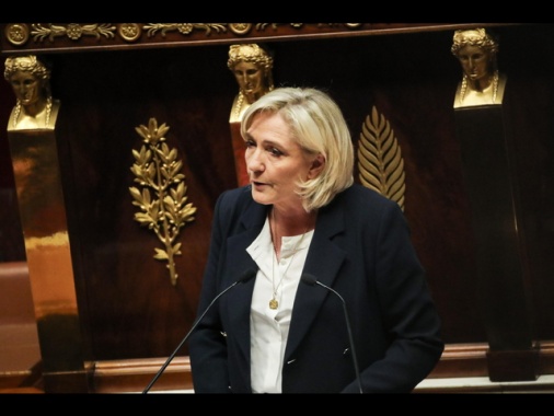 Approvati gli aiuti francesi a Kiev, Le Pen non vota