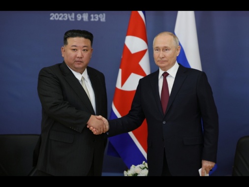 Corea Nord, Kim utilizza l'auto blindata regalata da Putin