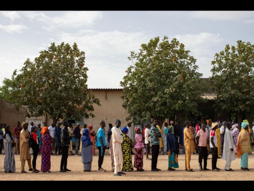 I senegalesi in gran numero alle urne per eleggere il presidente