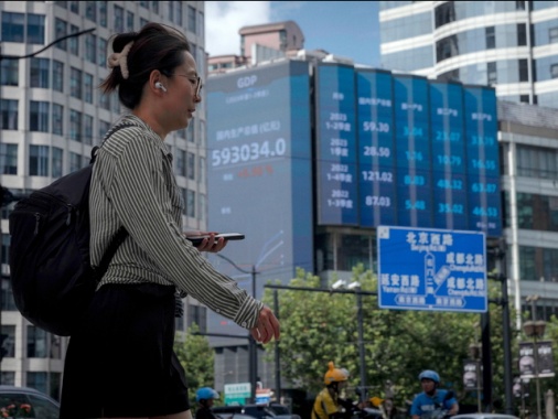 Borsa: Hong Kong positiva, apre a +0,20%