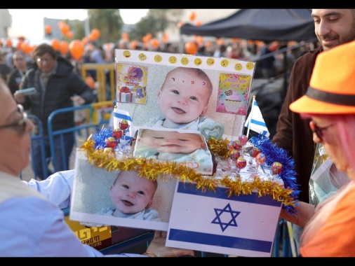 Familiari di ostaggi israeliani incontrano i media domani a Roma