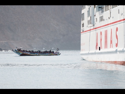 Migranti: 150 persone su 2 caicchi sbarcate alle isole Canarie