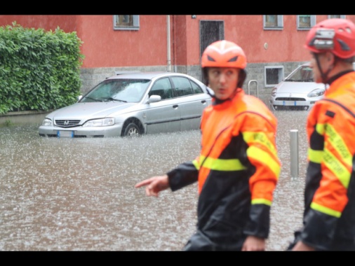 A Milano esondato il Lambro, allagamenti e traffico