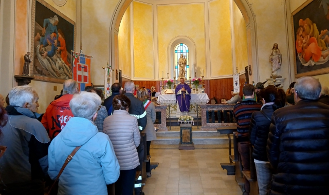 La messa celebrata al Mottarone nel terzo anniversario della tragedia della funivia