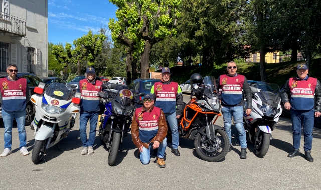 Varese, poliziotti in moto. Per solidarietà