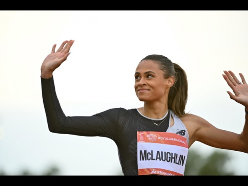 Atletica, McLaughlin migliora il record del mondo 400 ostacoli