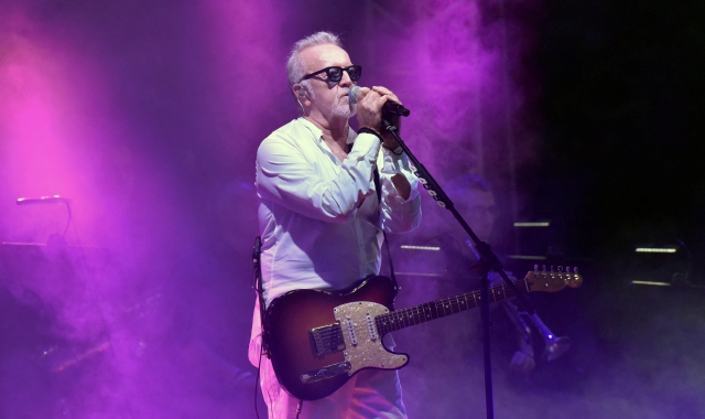 Umberto Tozzi sul palco ai Giardini Estensi  (foto Angelo Puricelli)