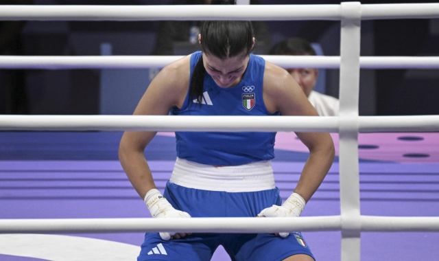 Angela Carini al termine del match (foto Ciro Fusco/ANSA)