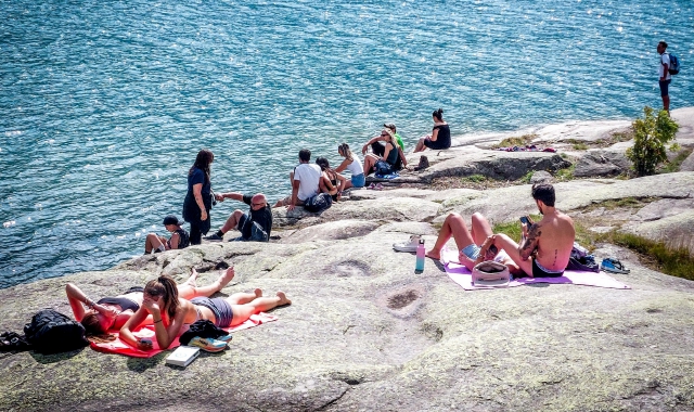 Attenzione ai tuffi: «Nei laghi un po' di prudenza»