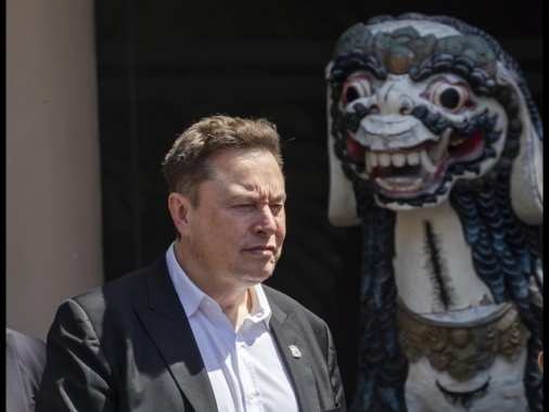 Musk annuncia la chiusura degli uffici di X in Brasile