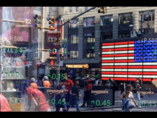 Wall Street avanza, Dj +0,01%, Nasdaq +0,17%