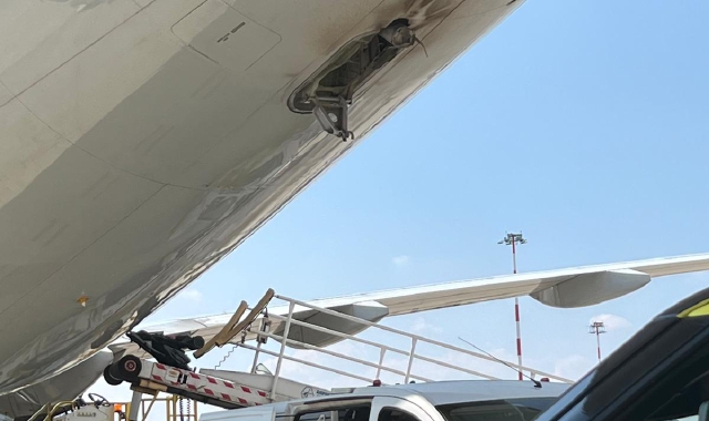 Il Boeing 777 dopo il rientro in emergenza a Malpensa (foto Aeroporti Lombardi)