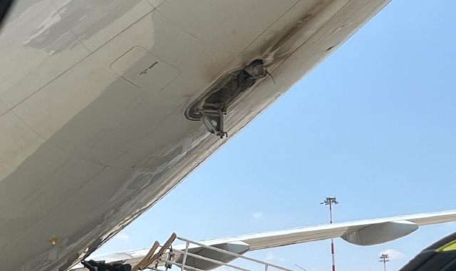 La poppa dell’aereo danneggiata dopo il decollo del Boeing 777, avvenuto con troppa poca velocità: oltre al velivolodella brasiliana Letam, danneggiata anche la pista 35L di Malpensa. E dubbi anche sul fuel dumpingtra Novarese e Varesotto