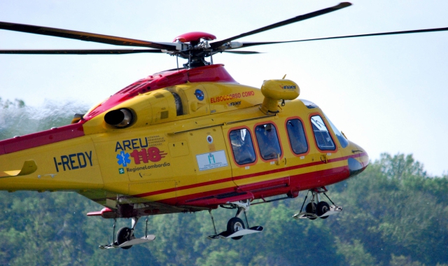 Scontro fra auto e moto, 16enne ferito a Gemonio