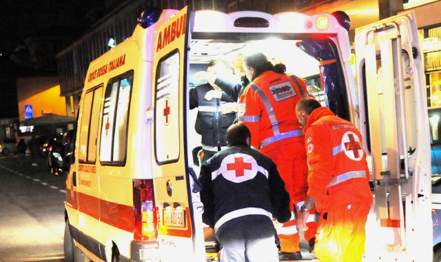 I soccorritori del 118 sono arrivati sul luogo dell’incidente in codice rosso (foto Archivio)