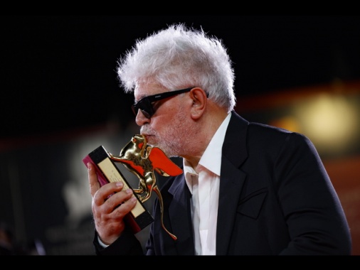 Almodovar, il Leone? Non potrò più vivere senza tenerlo accanto