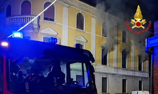 I vigili del fuoco sono intervenuti sul posto (foto Archivio)