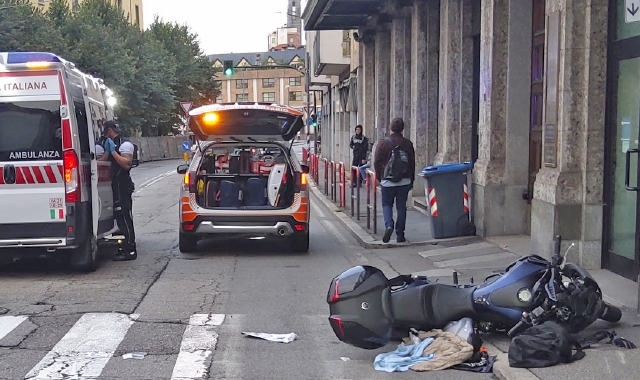 Nelle foto Blitzl’incidentedi ieri mattinain via Magentain cui ha persola vita la pensionataAugusta Catelotti