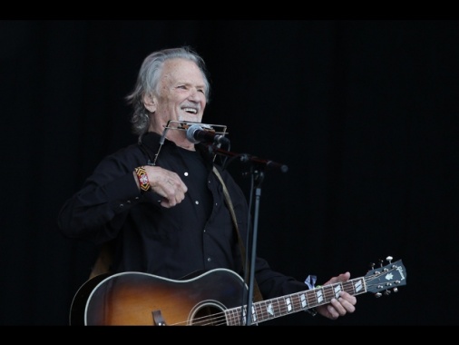 Addio a Kris Kristofferson, famoso artista country e attore