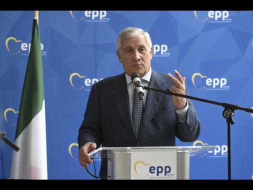 Tajani, 'combattimenti in corso, italiani via dal Libano'