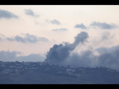 'Israele colpisce un campo di profughi palestinesi in Libano'