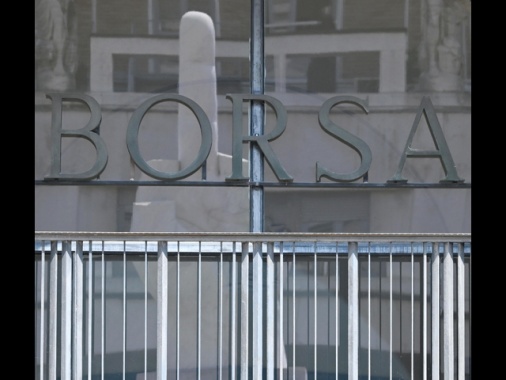 La Borsa di Milano scivola (-1,5%) su piano nuove tasse