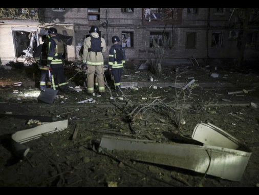 Kiev, raid russi su un villaggio in Zaporizhzhia, 2 morti