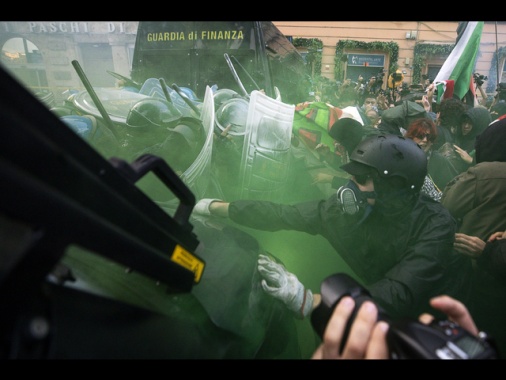 Alcuni fermati per i disordini al corteo pro Pal